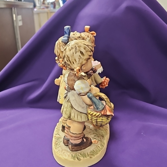 Goebel "We Wish You The Best" 1991 Figurine. - Picture 4 of 14